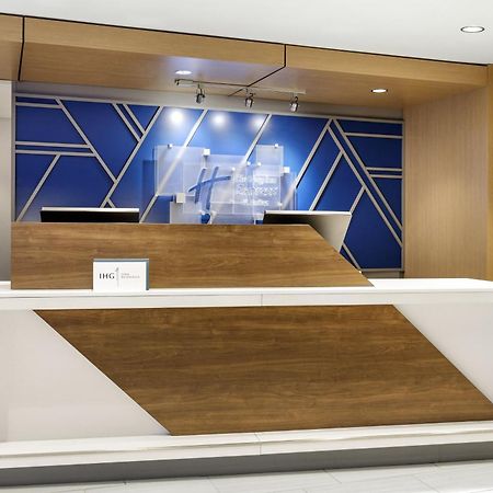Holiday Inn Express Dallas Market Center By Ihg Exteriör bild