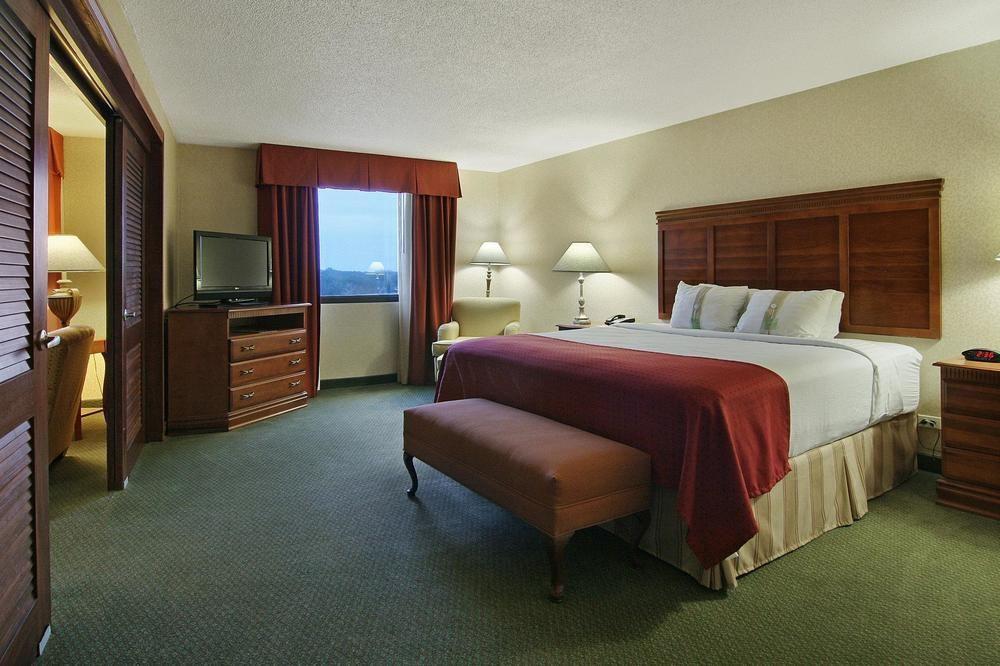 Holiday Inn Express Dallas Market Center By Ihg Exteriör bild