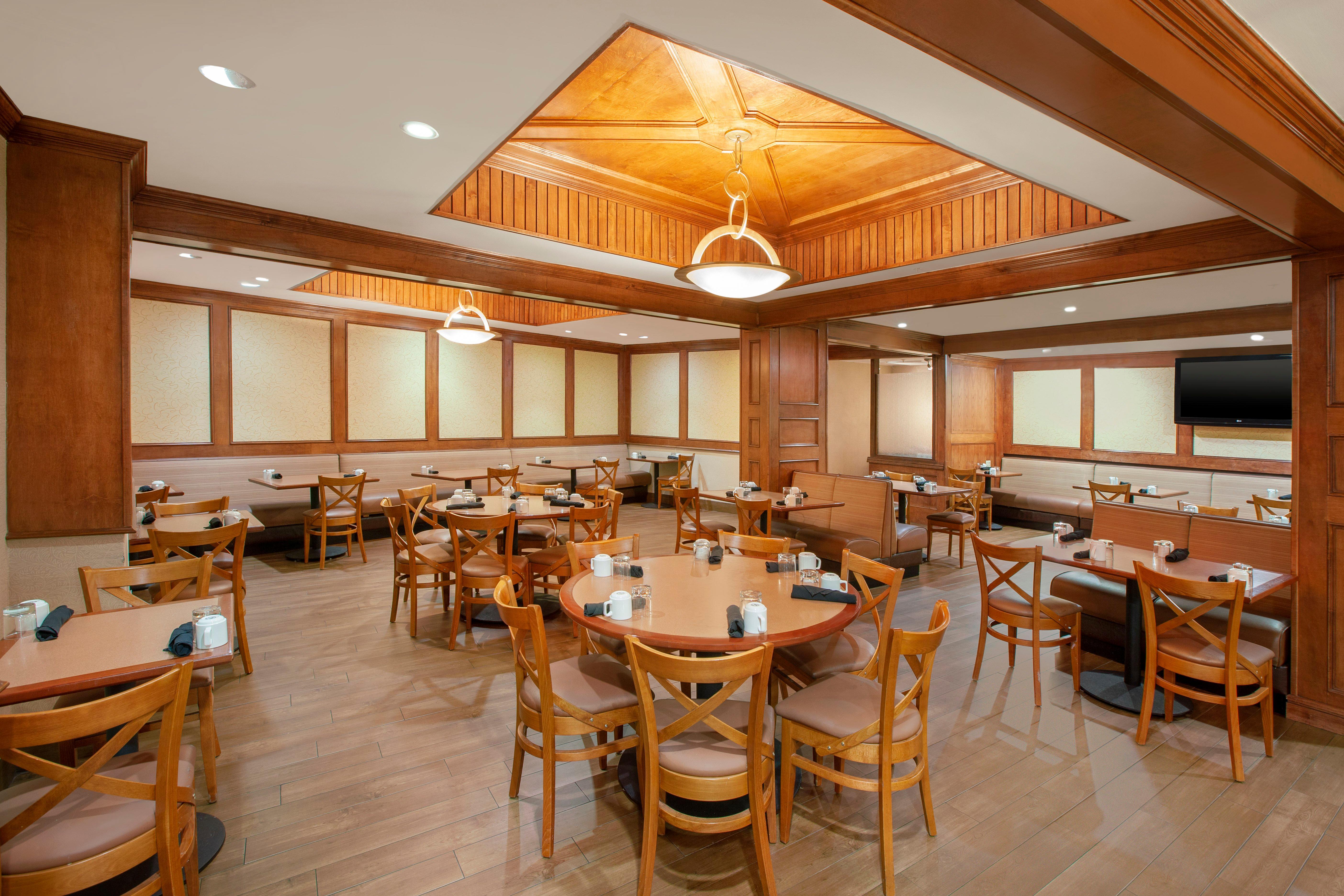 Holiday Inn Express Dallas Market Center By Ihg Exteriör bild