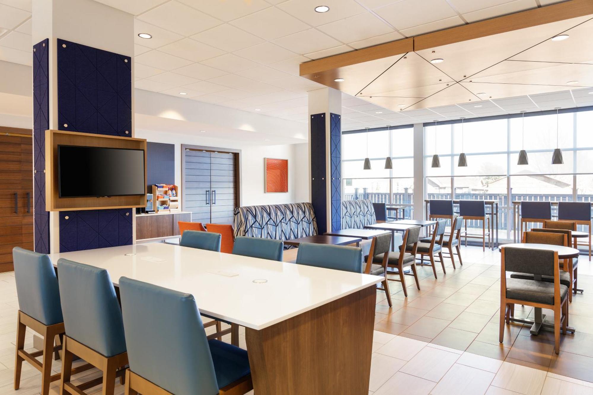 Holiday Inn Express Dallas Market Center By Ihg Exteriör bild