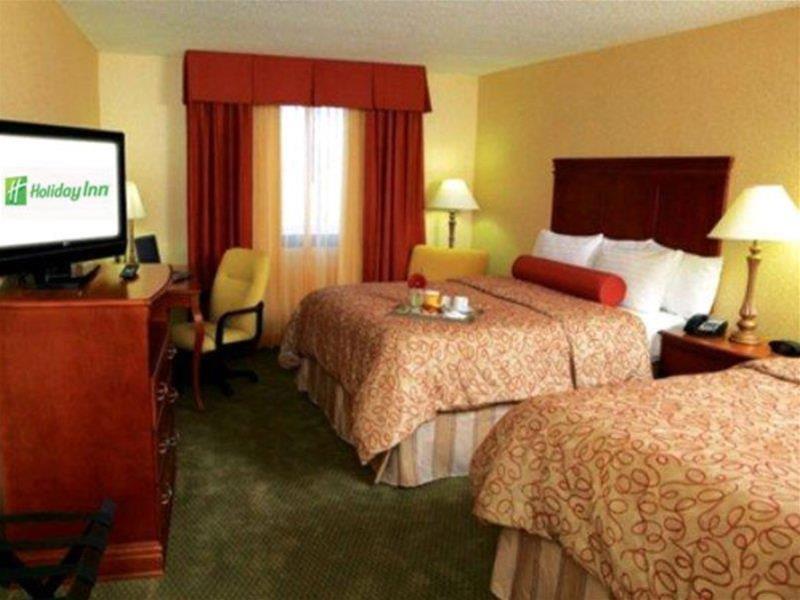Holiday Inn Express Dallas Market Center By Ihg Exteriör bild