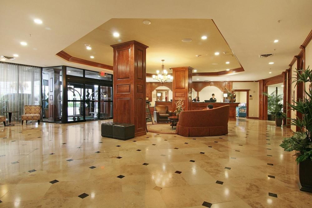 Holiday Inn Express Dallas Market Center By Ihg Exteriör bild