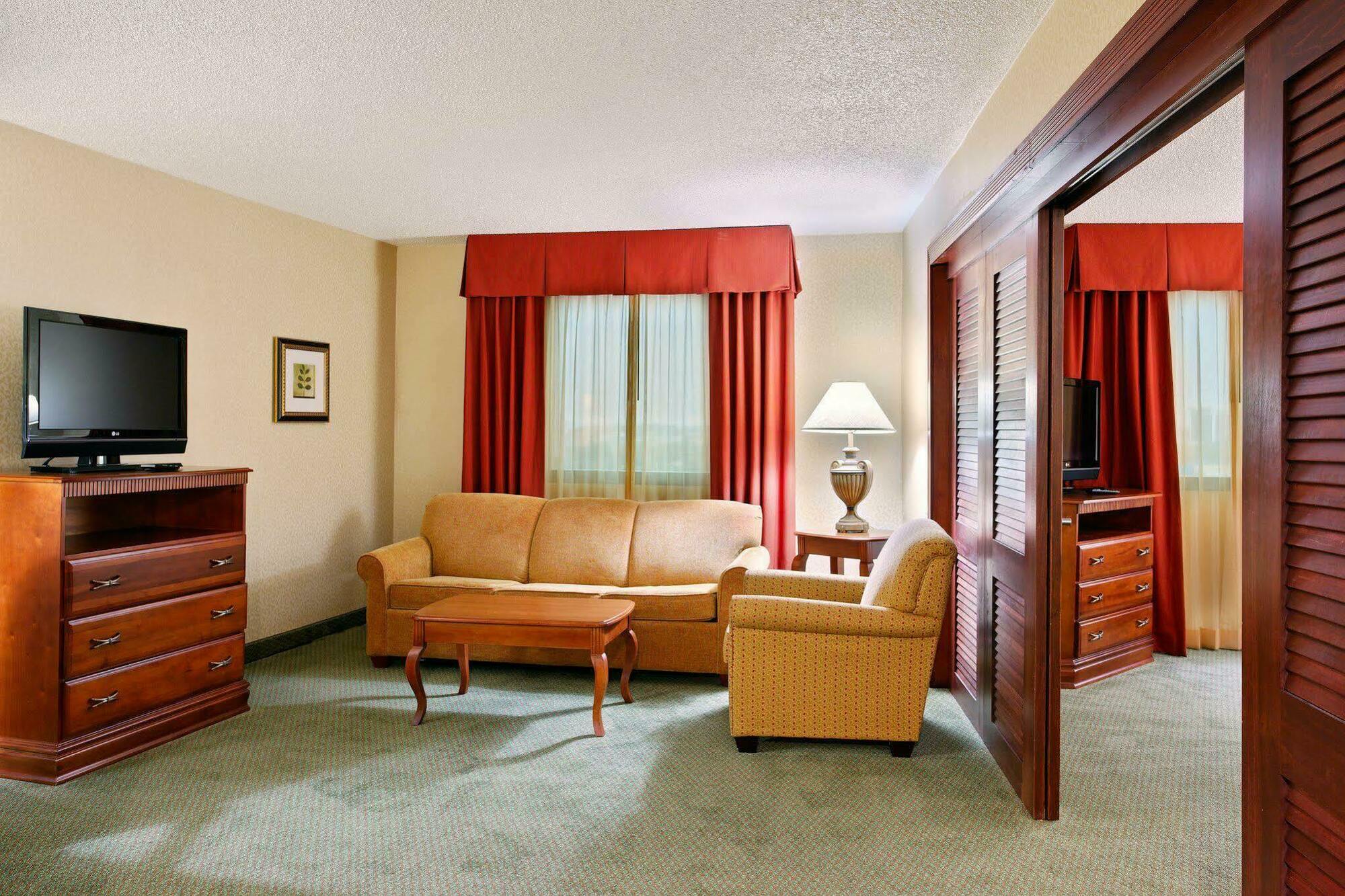 Holiday Inn Express Dallas Market Center By Ihg Rum bild